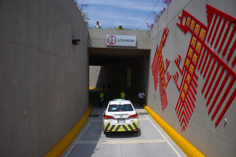 Los murales sorprenden a los conductores que se desplazan en este paso a desnivel. (Foto: Wilder López/Soy502)