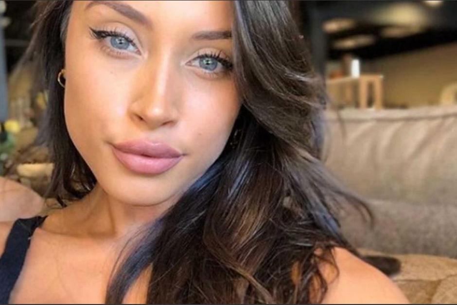 Antonella Bel&eacute;n se hizo pasar por trabajadora de la salud para recibir la primera dosis de la vacuna del Covid-19. (Foto: El Litoral)