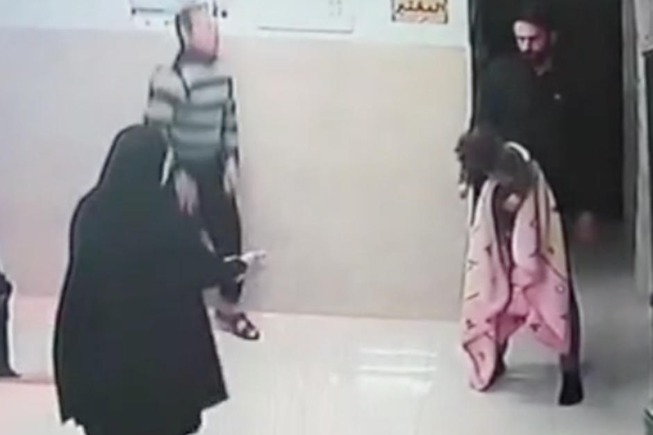 El m&eacute;dico hizo todo lo posible por salvar a la peque&ntilde;a. (Foto: Captura de pantalla)