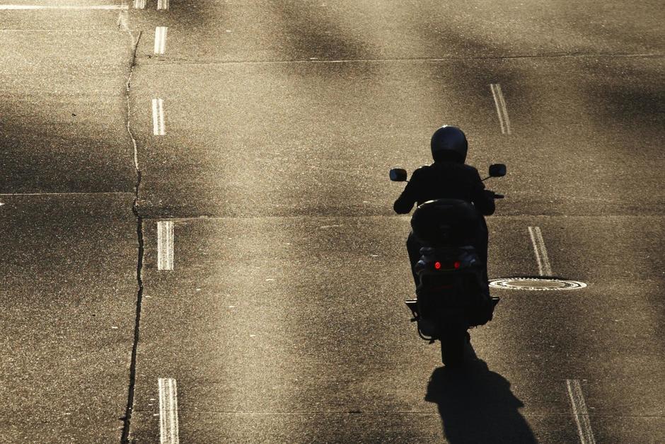 Compa&ntilde;eros de trabajo de la v&iacute;ctima se acercaron al lugar donde ocurri&oacute; el accidente y la identificaron. (Foto: Ilustrativa/Shutterstock)