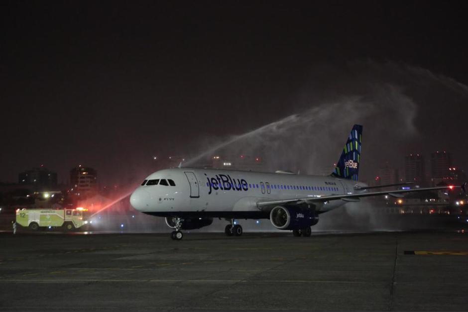 La aerolínea inauguró los vuelos entre Guatemala y Nueva York. (Foto: Soy502)&nbsp;