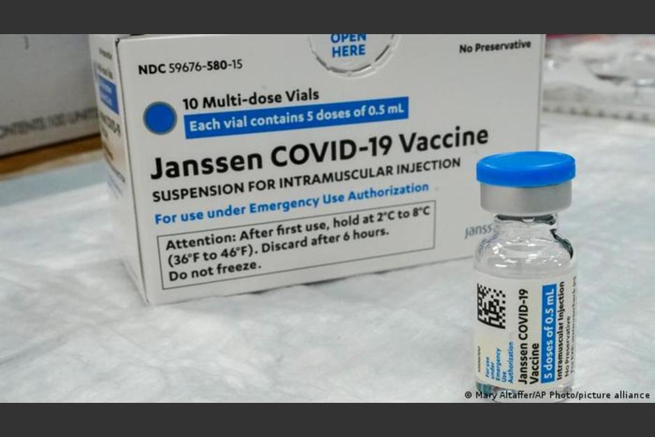 Advertencia de co&aacute;gulos de sangre deber&iacute;an ser incluidos en vacuna Johnson&amp;Johnson. Foto: (Alliance)