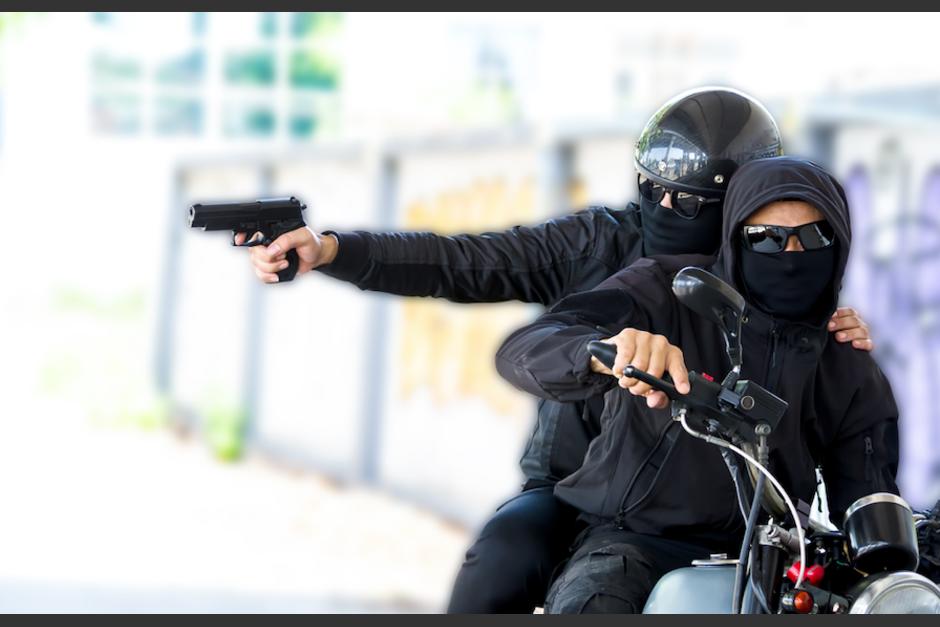 El video muestra el momento en que los hombres roban la moto al repartidor. (Foto: Ilustrativa/Shutterstock)&nbsp;