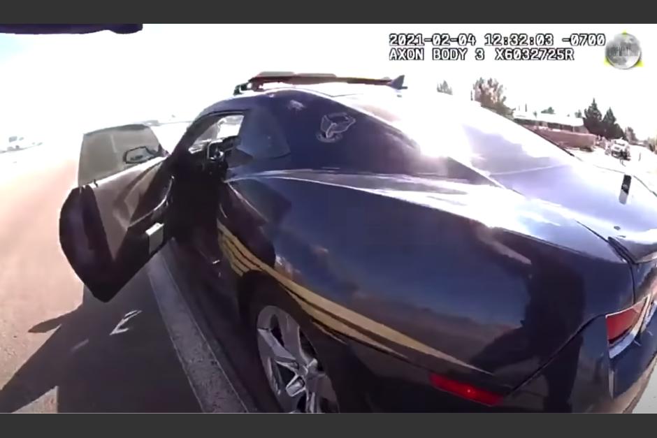 El agente logr&oacute; neutralizar al criminal que acribill&oacute; a otro polic&iacute;a minutos antes. El suceso ocurri&oacute; en febrero. (Captura Video)