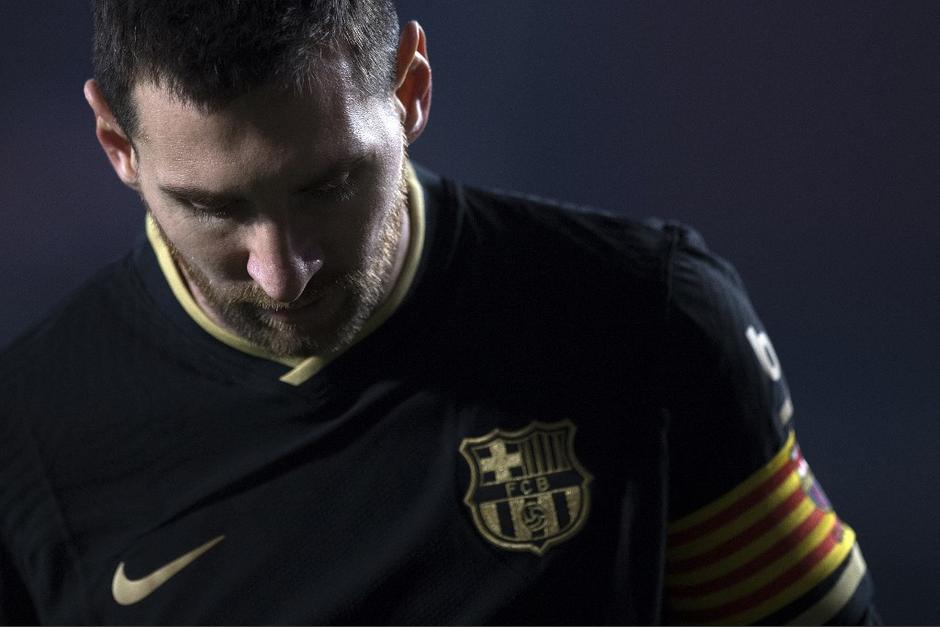 Lionel Messi finaliza de una manera oscura su relaci&oacute;n con el club que ha logrado grandes triunfos. (Foto: AFP)