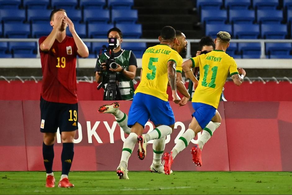 Brasil repite y gana por segunda vez consecutiva los Juegos Olímpicos. Los sudamericanos se colgaron la medalla de oro. (Foto: AFP)