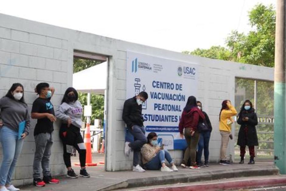 Los estudiantes de la Usac podr&aacute;n recibir la vacuna contra el Covid de 7:30 a 13:00 horas. (Foto: archivo/Soy502)