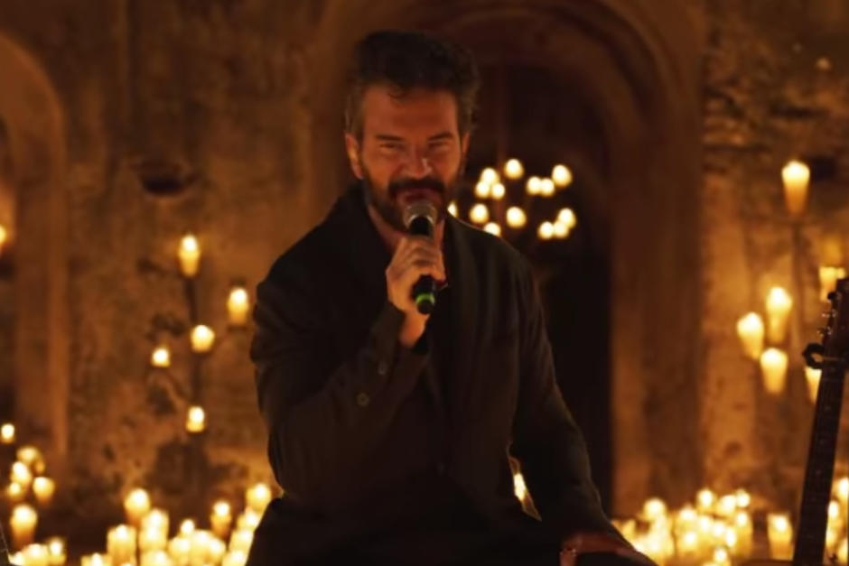 Ricardo Arjona mostr&oacute; sus habilidades para el baile durante la celebraci&oacute;n de cumplea&ntilde;os de su hijo. (Foto: Instagram)