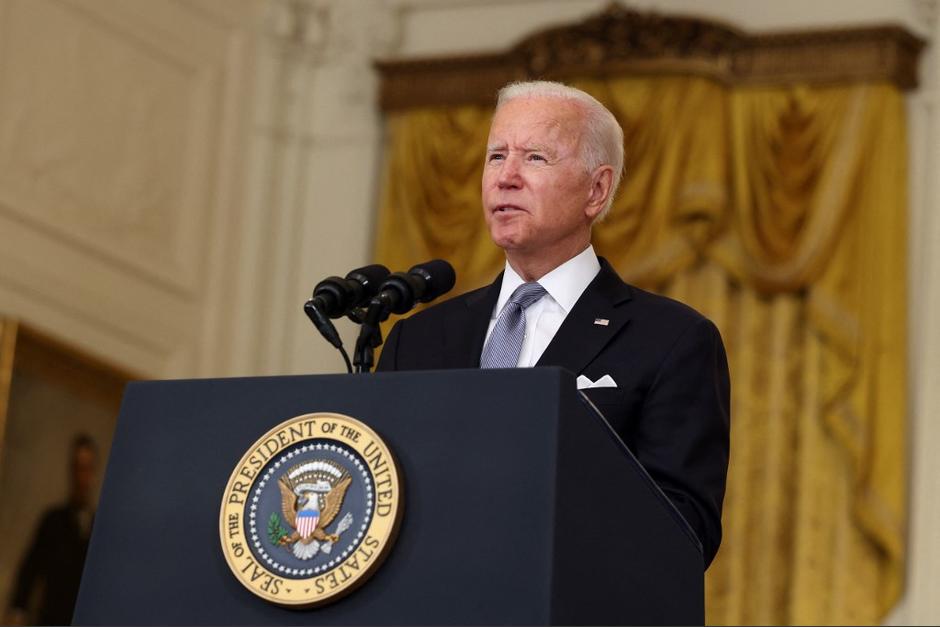 Biden afirmó que no se arrepentía de haber retirado las tropas estadounidenses de Afganistán, a pesar de un torrente de críticas al caótico final. (Foto: AFP)