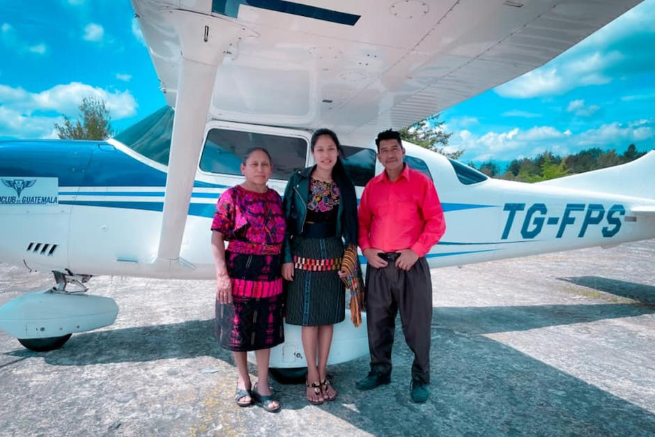 La artista guatemalteca viaj&oacute; en avioneta como regalo por su m&uacute;sica consagrada a Dios. (Foto: Ana Gonzales oficial)