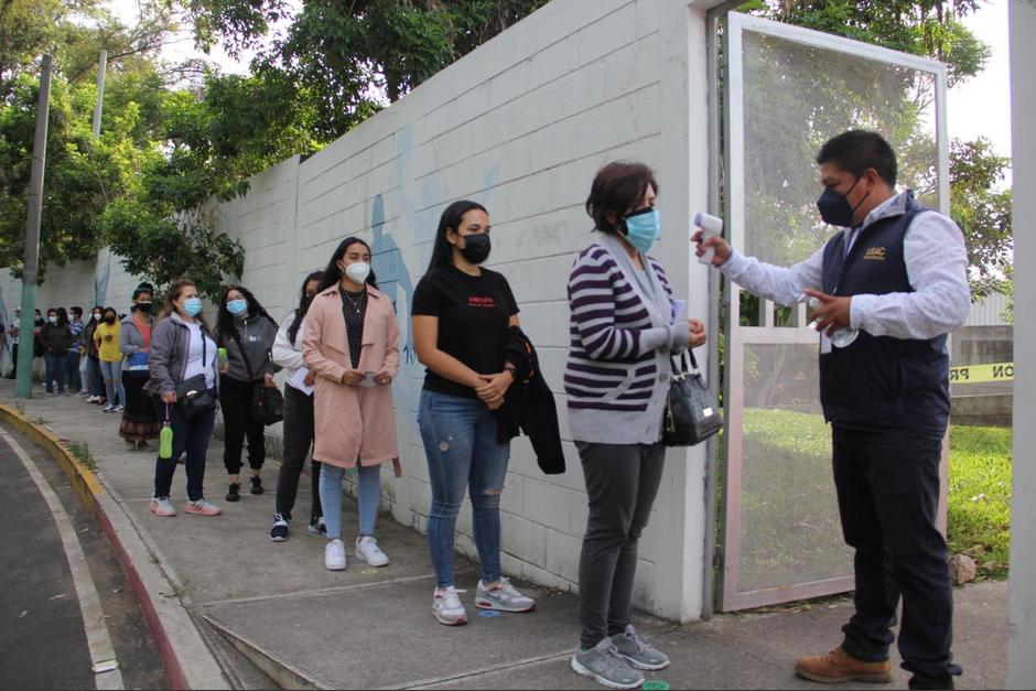 Centros de vacunación de la Usac atenderán este fin de semana. (Foto: Fredy Hernández/Soy502)