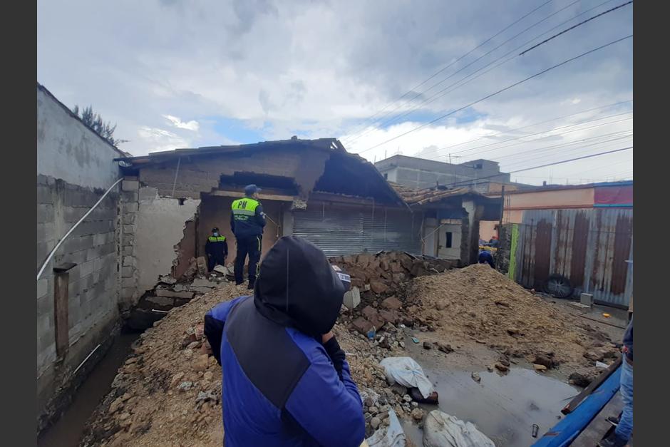 Las fuertes lluvias debilitaron las estructuras de algunas viviendas las cuales se derrumbaron. (Foto: Conred)