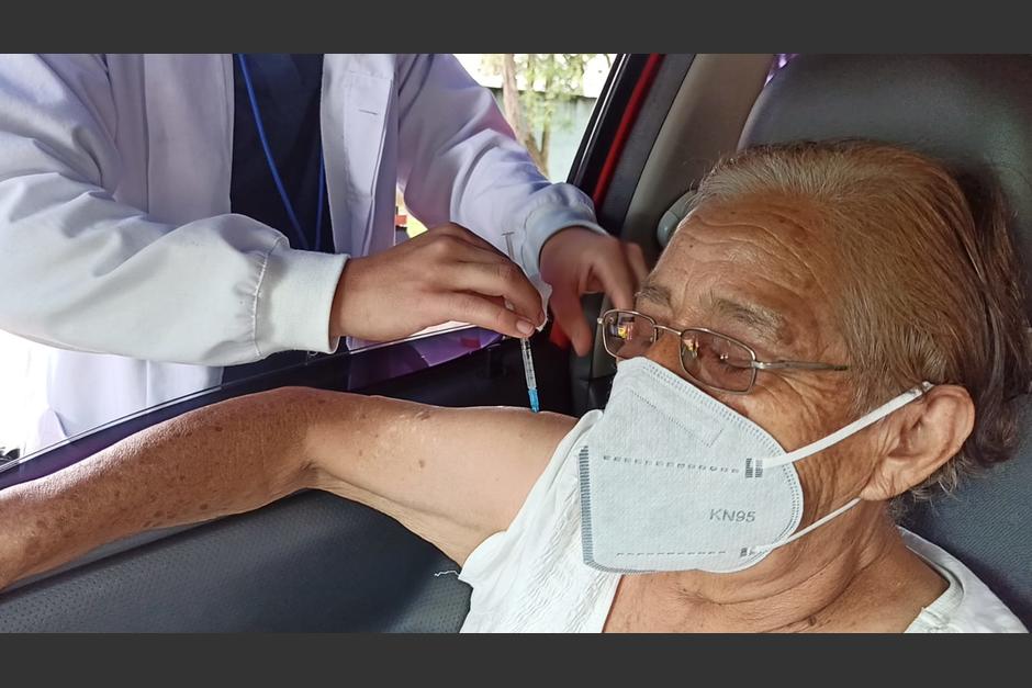 Esta nueva estrategia busca reducir el riesgo de contraer la variante Delta. (Foto: Wilder López/Soy502)