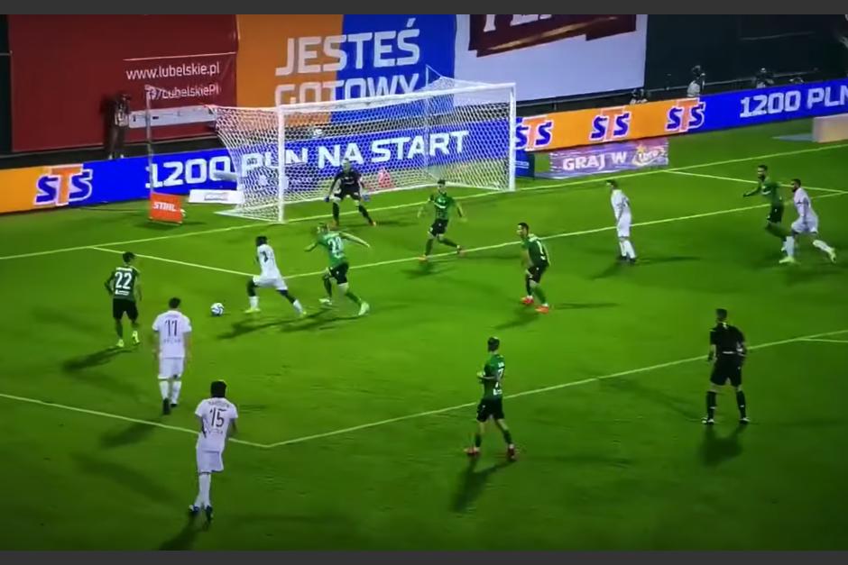 El jugador ghan&eacute;s sorprendi&oacute; al mundo con el gol que consigui&oacute; en el futbol polaco. (Captura Video)