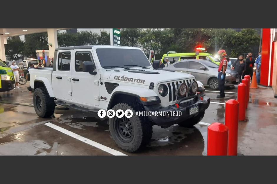 Un hombre muri&oacute; en el interior de una gasolinera. La v&iacute;ctima fue atacada cuando se encontraba al lado de su veh&iacute;culo en el bulevar Los Pr&oacute;ceres. (Foto: Am&iacute;lcar Montejo)