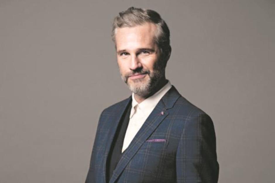 El actor de "La casa de las flores", Juan Pablo Medina, est&aacute; buscando una pr&oacute;tesis para superar la p&eacute;rdida de su pierna. (Foto: Instagram)&nbsp;