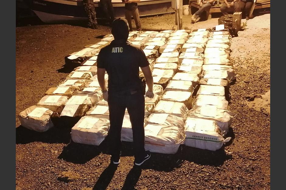 El alcalde de la isla fue detenido junto con tres personas, cuando se movilizaban en un cami&oacute;n que transportaba droga. (Foto: AFP)