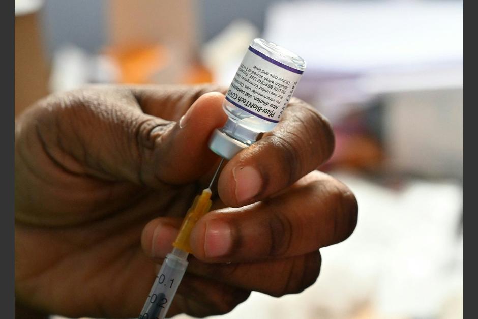 El estudio enciende una esperanza para prevenir variantes existentes y futuras de coronavirus. (Foto: AFP)