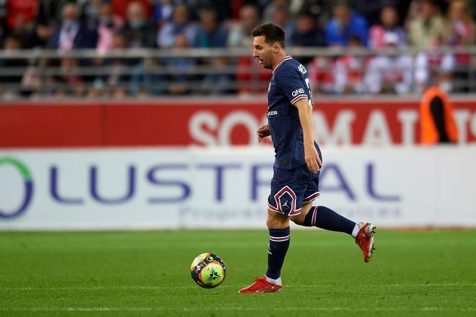 Leo Messi hizo su debut en el PSG con algunos minutos de participaci&oacute;n en el segundo tiempo del encuentro contra el Reims. (Foto: PSG)