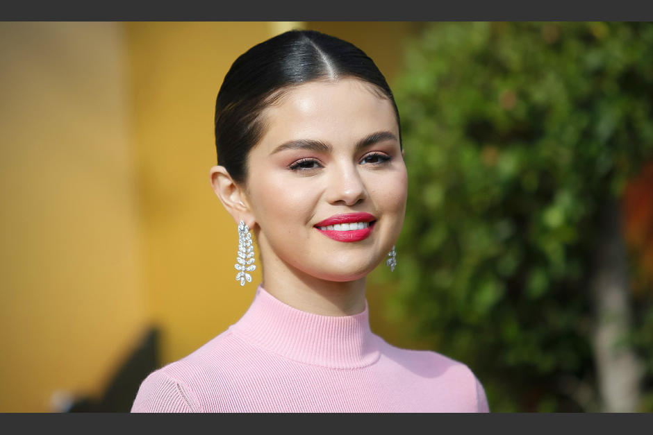 Selena G&oacute;mez le respondi&oacute; a un seguidor que hizo un comentario ofensivo. (Foto: Revista Hola)