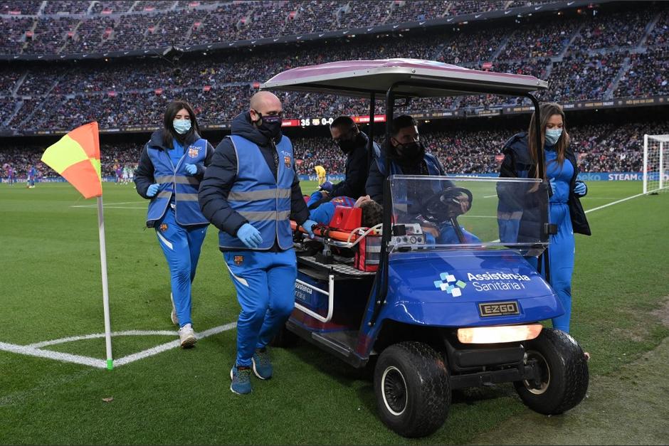 Gavi preocup&oacute; al Barcelona por golpe en la cabeza que lo dej&oacute; conmocionado. (Foto: AFP)