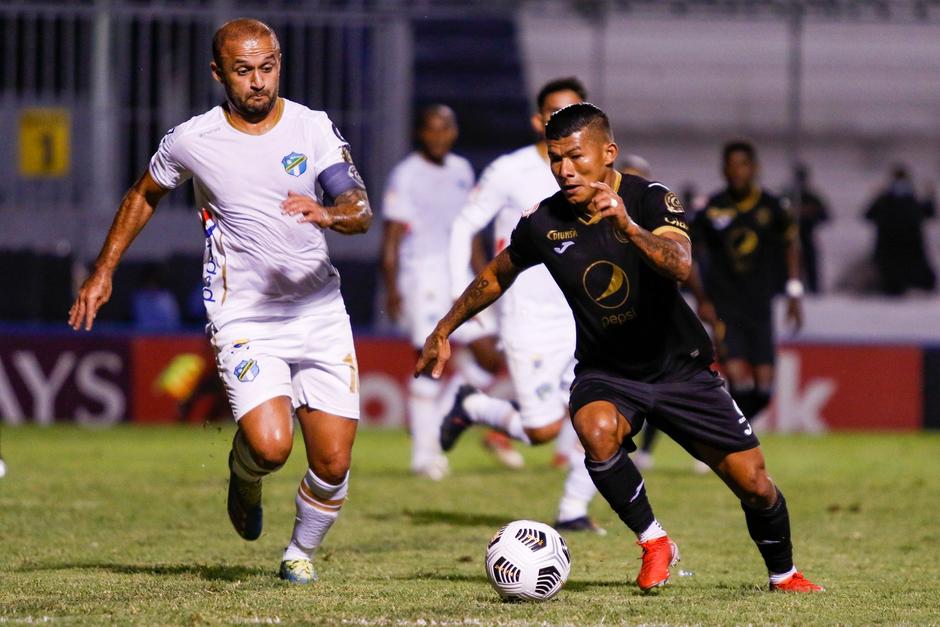 Comunicaciones y Motagua se enfrentaron en el partido de ida en el estadio nacional de Tegucigalpa. (Foto: Concacaf)