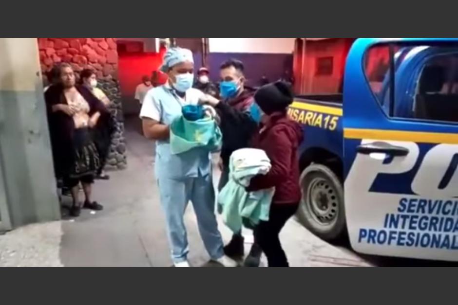 La madre fue trasladada al Hospital de Amatitlán, pero tras su llegada el bebé falleció. (Foto: captura de pantalla)