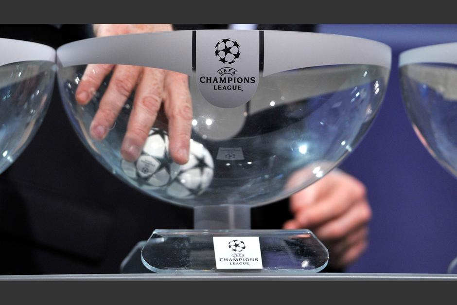 El sorteo de la Champions tuvo que repetirse tras un inconveniente con la selecci&oacute;n del rival del Villarreal. (Captura Video)