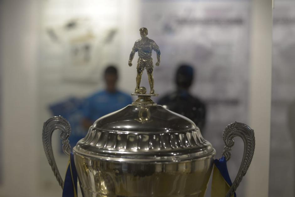 Los Cremas festejan un nuevo t&iacute;tulo frente a su afici&oacute;n. (Foto: Wilder L&oacute;pe/Soy502)