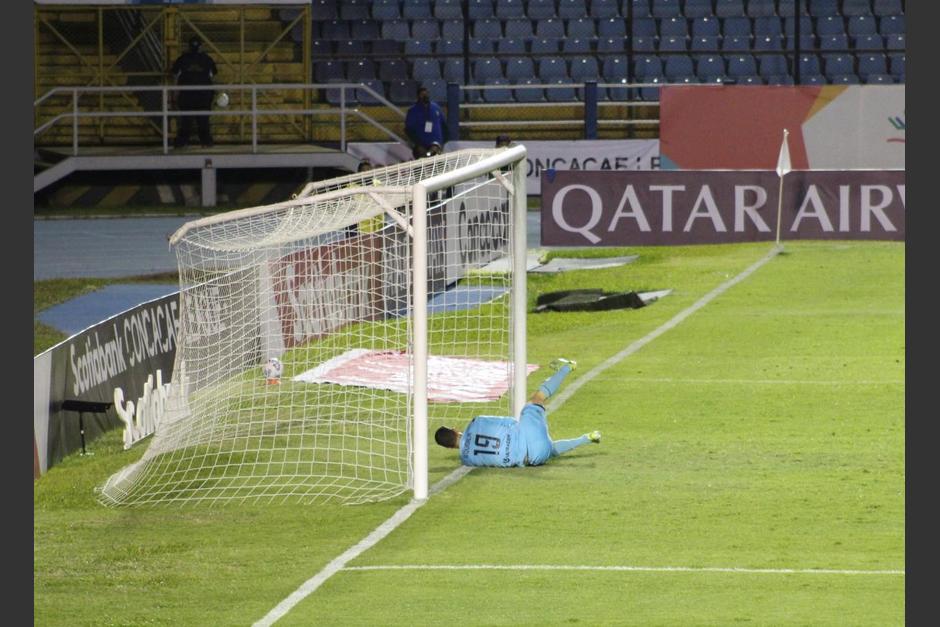 Jorge Aparicio marcó un tiro que dio duda de gol, pero fue negado por el árbitro central. (Foto: Cindy Alonzo/ Soy502)