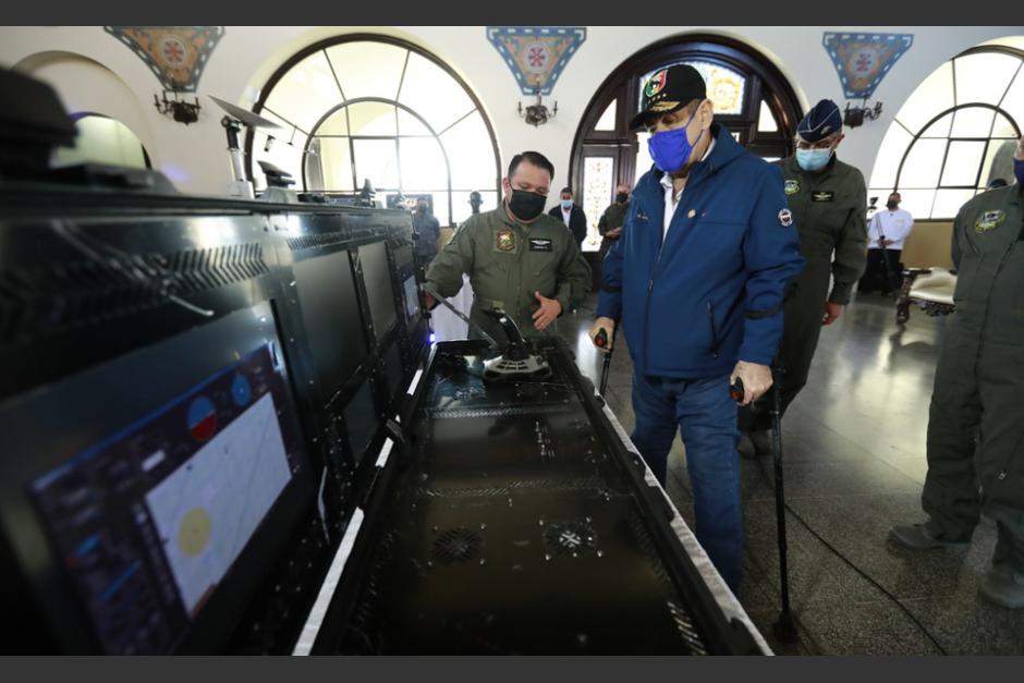 El presidente participó en la presentación del avión no tripulado del Ejército. (Foto: Diario de Centro América)&nbsp;