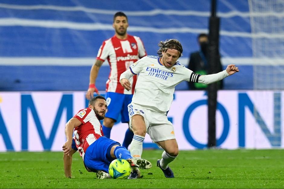 Luka Modric es uno de los jugadores que sali&oacute; contagiados por el covid-19. (Foto: AFP)