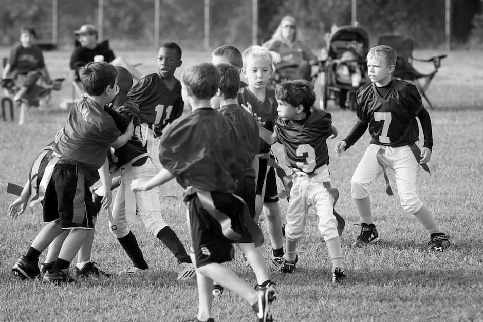El ni&ntilde;o se desplom&oacute; en pleno partido de futbol. (Foto: Piqsels)