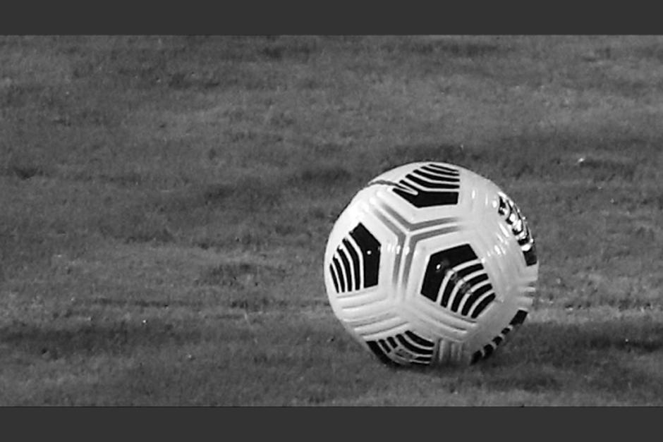 El jugador de Omán, Mukhaled Al-Raqadi colapsó antes de un encuentro. (Foto: al aire libre)