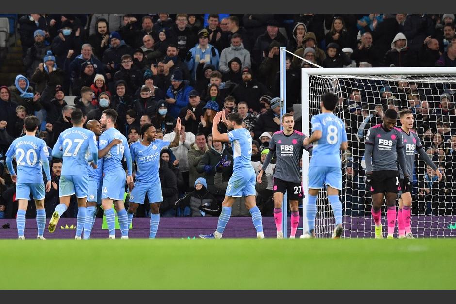 El Manchester City se afianza como líder de la Premier League tras endosarle un 6-3 al Leicester. (Foto: AFP)