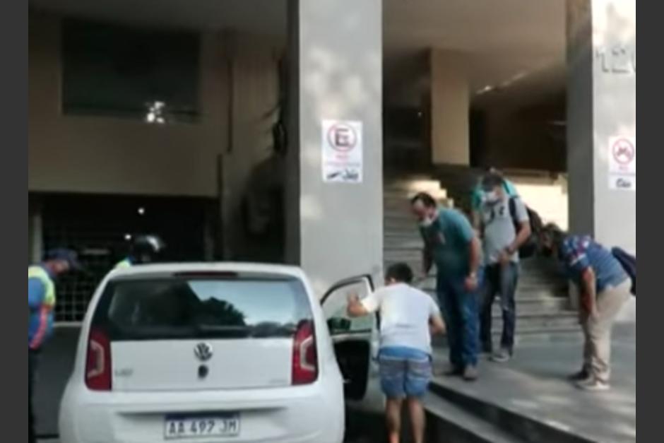 El conductor estaba bajo efectos de licor y quiso evadir prueba de&nbsp;alcoholemia. (Foto: captura de pantalla)&nbsp;