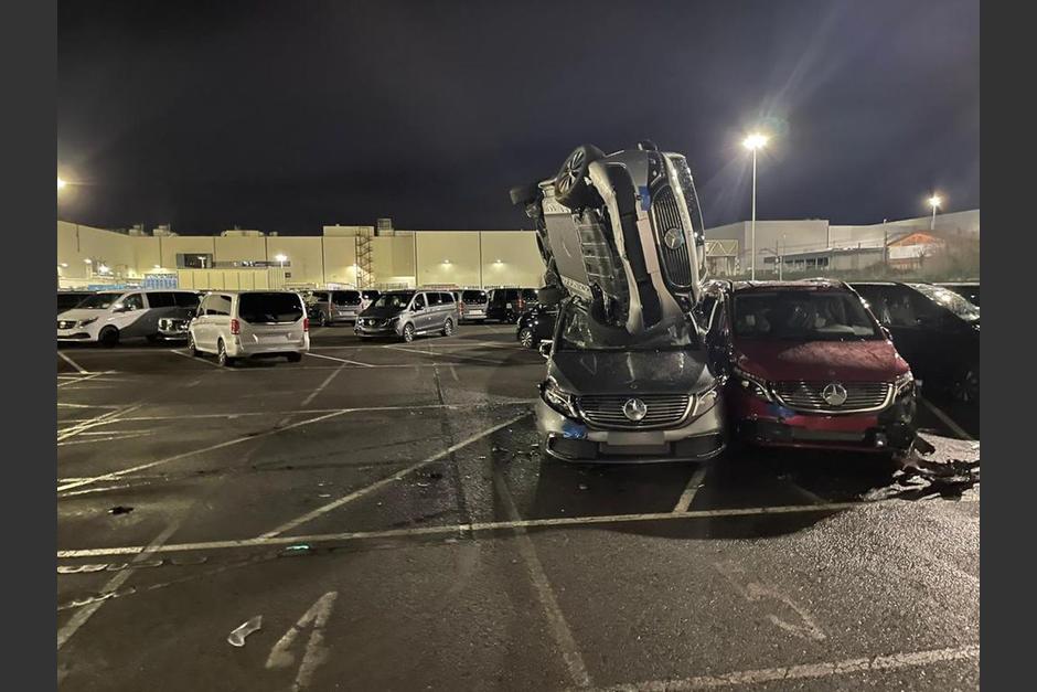 El atentado gener&oacute; confusi&oacute;n entre los empleados que presenciaron el incidente. (Foto: El Pa&iacute;s)