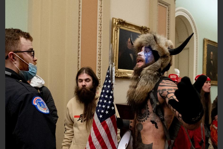 Jake Angeli lleva una dieta estricta que incluye únicamente alimentos orgánicos. (Foto: AFP)