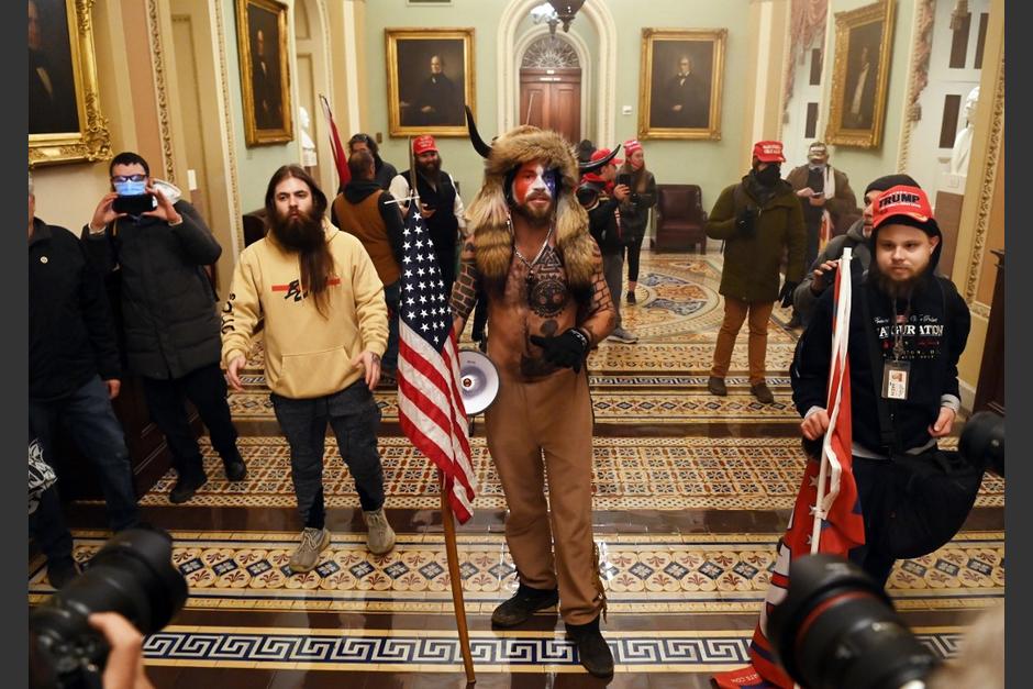 El asalto al Capitolio ten&iacute;a intenciones de arremeter contra los legisladores reci&eacute;n electos. (Foto: AFP)