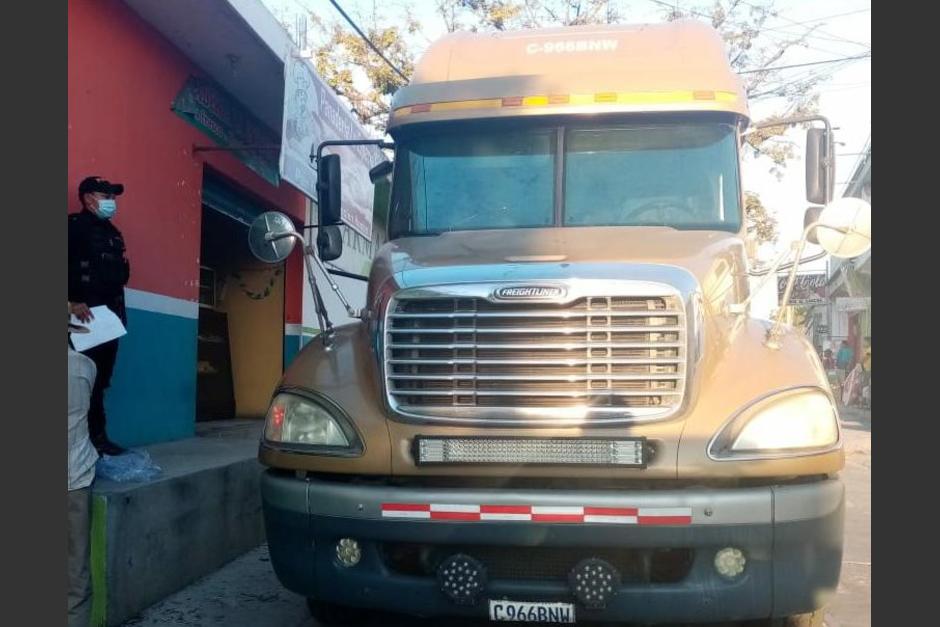 Los detenidos no lograron demostrar la procedencia del dinero. (Foto: PNC)