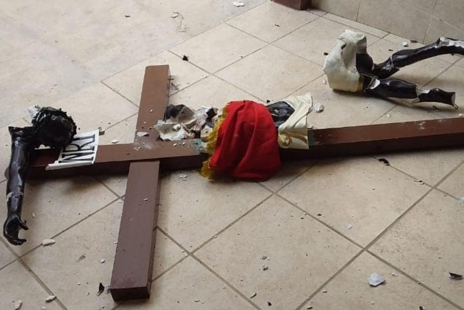 La réplica del Cristo Negro se destruyó. (Foto: Facebook Parroquia Señor de Esquipulas)&nbsp;