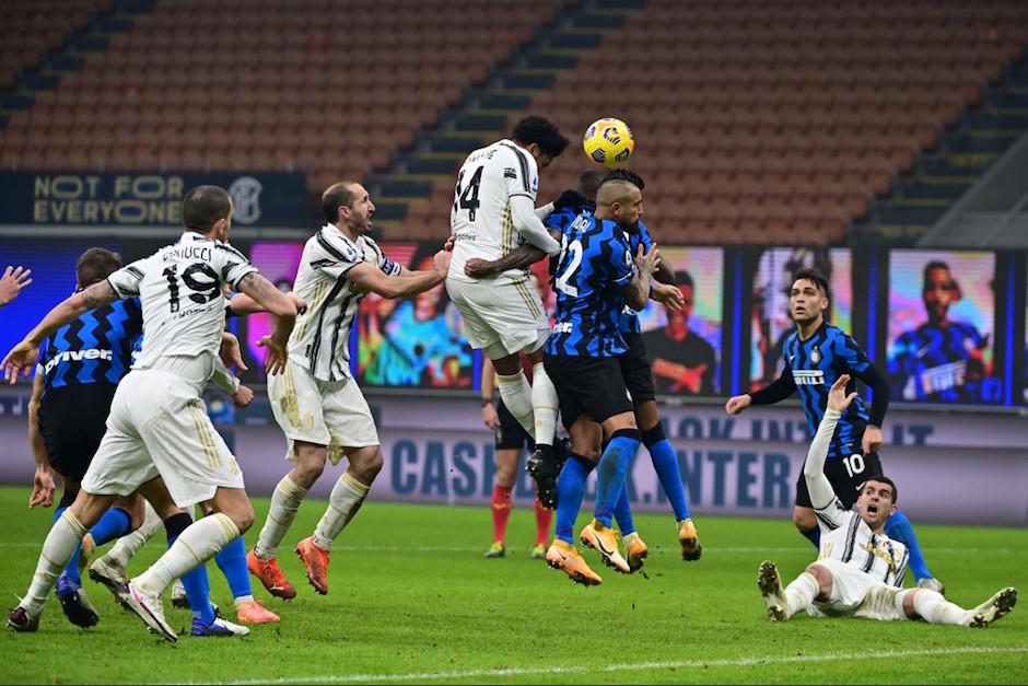 Arturo Vidal fue pieza importante en el encuentro. (Foto: AFP)
