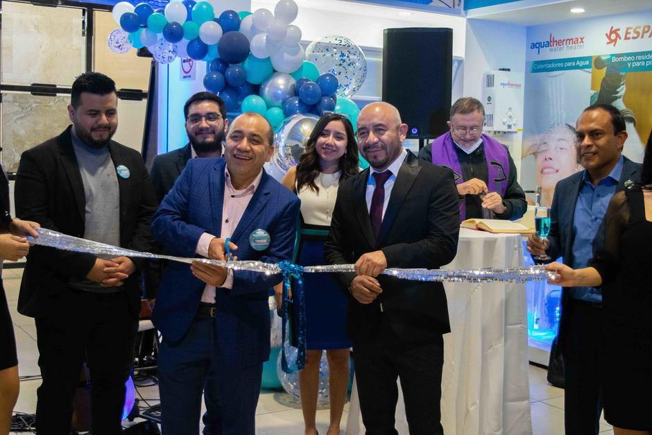 Colaboradores, proveedores e invitados especiales asistieron a la inauguración. (Fotografía cortesía: Aquasistemas)