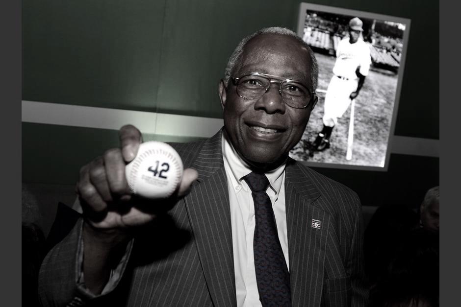 Hank Aaron ten&iacute;a 86 a&ntilde;os y es una de las mayores leyendas de la MLB. (Foto: AFP)