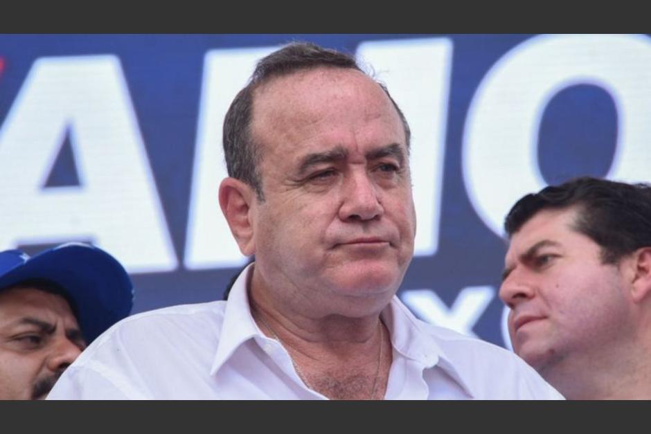 El presidente Alejandro Giammattei no se administrará la vacuna contra el Covid-19 aún. (Foto: AFP)