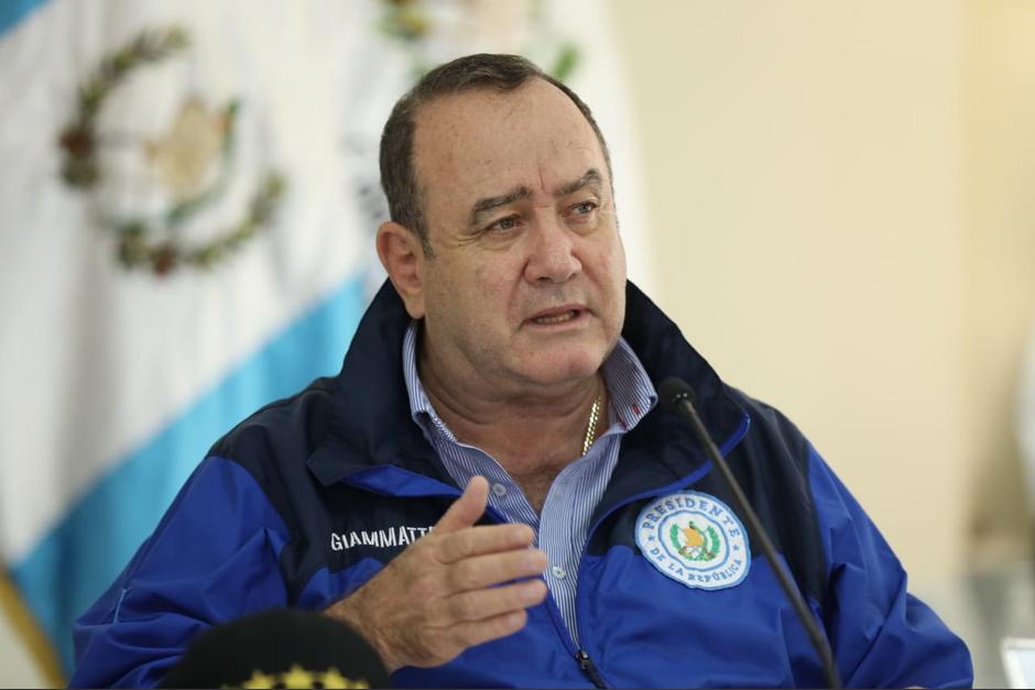 El presidente Alejandro Giammattei viajó a Quiché a inaugurar los inicios de trabajo de una carretera en San Pedro Jocopilas. (Foto: Presidencia)