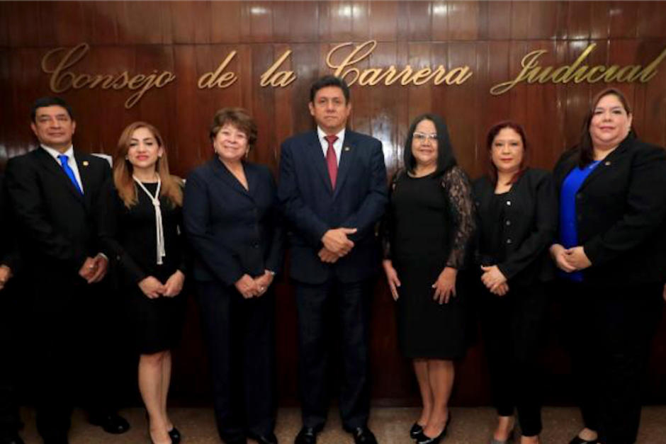 El Consejo de la Carrera Judicial extendió constancias a favor de Mynor Moto.&nbsp;En la fotografía&nbsp;no aparece Siomara Estefani López Contreras y Rolando Amado Barrera votó en contra. (Foto: Archivo/Soy502)