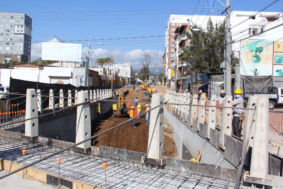 El proyecto lleva el 50% de ejecuci&oacute;n sobre la 31 calle y calzada Atanasio Tzul. (Foto: Fredy Hern&aacute;ndez/Soy502)