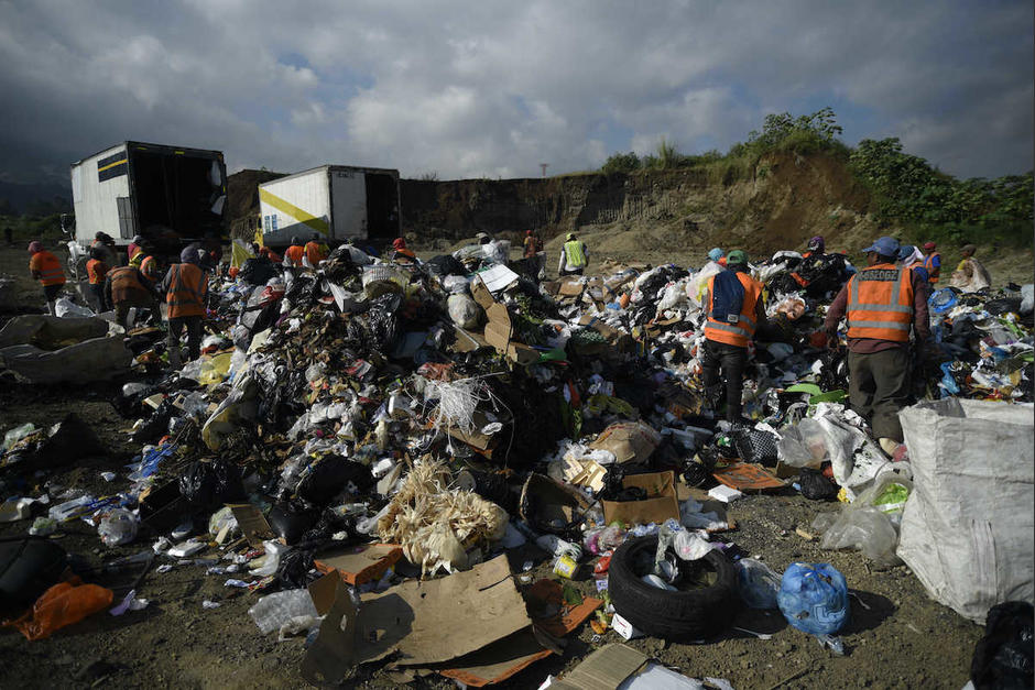 El vertedero de Bárcenas, Villa Nueva, es administrado por Amsa, y hasta el momento no hay una solución para el problema real del lugar. (Foto: Wilder López/Soy502)