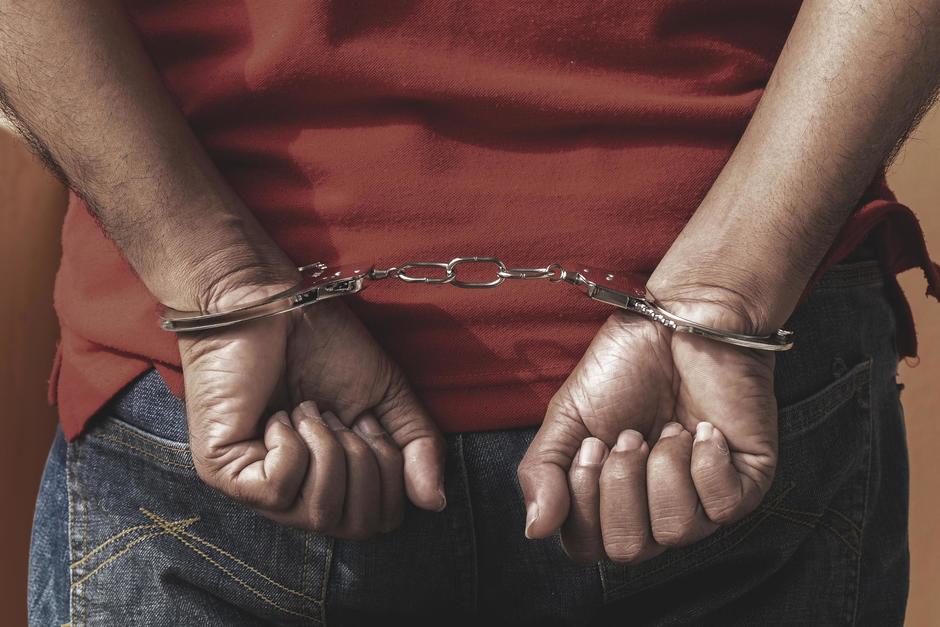 La PNC inform&oacute; que captur&oacute; a un "jefe de sicarios" en la zona 6. El pandillero es de origen salvadore&ntilde;o y est&aacute; acusado de extorsi&oacute;n y asesinato. (Foto: Shutterstock)